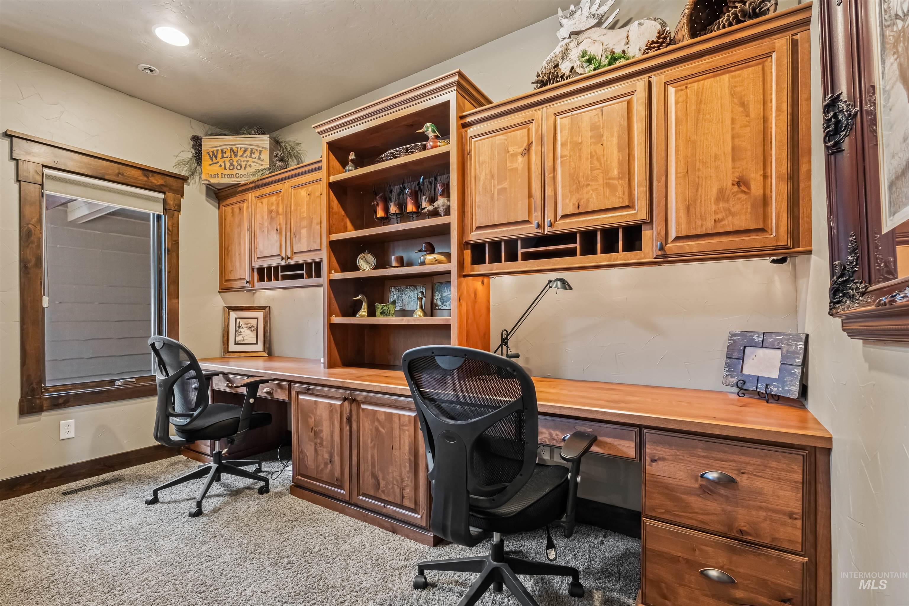 1037 Fireweed Dr