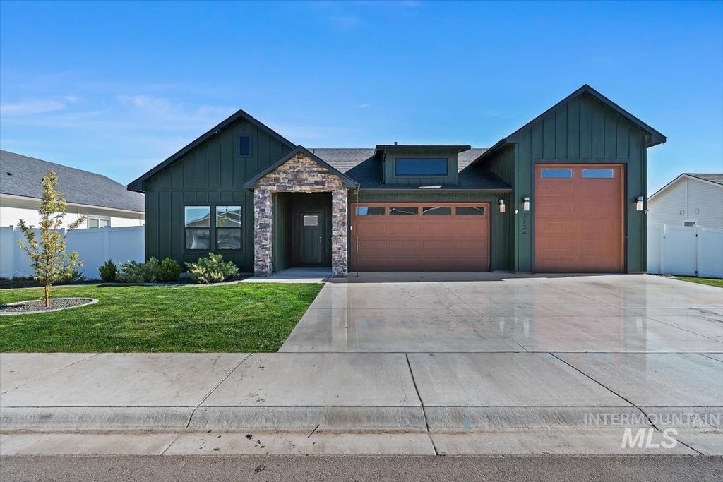 Photo of 2124 Justine Ct, Fruitland, ID 83619 (MLS # 98983983)