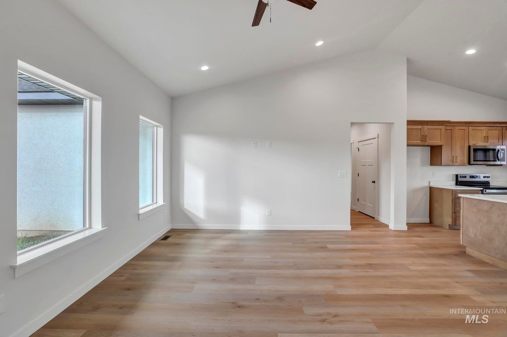 Photo of 910 23rd Ave E, Jerome, ID 83338 (MLS # 98958870)