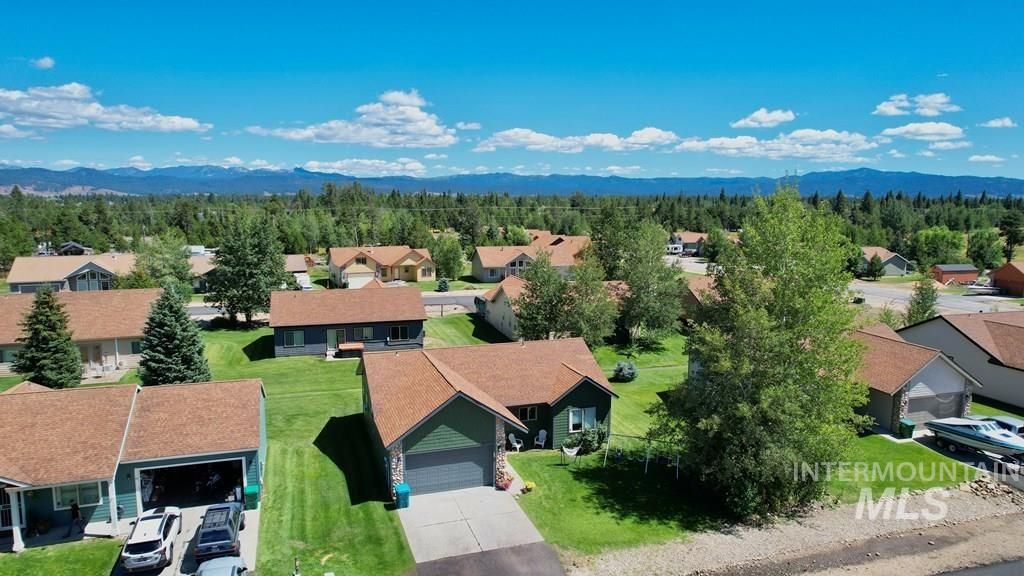 Photo of 16 Buckskin Dr, Donnelly, ID 83615 (MLS # 98960778)