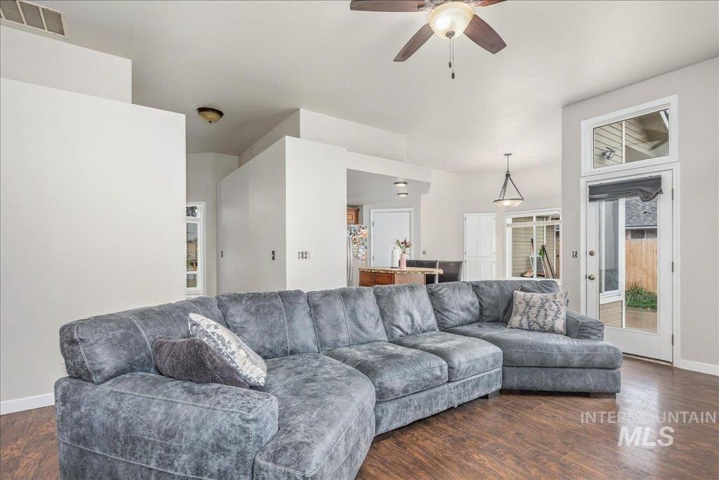 Photo of 1966 N Pilgrim Avenue, Boise, ID 83704 (MLS # 98974946)