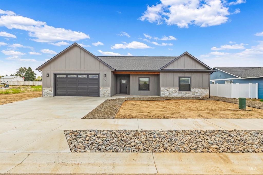 Photo of 346 Park Drive, Lewiston, ID 83501 (MLS # 98984197)