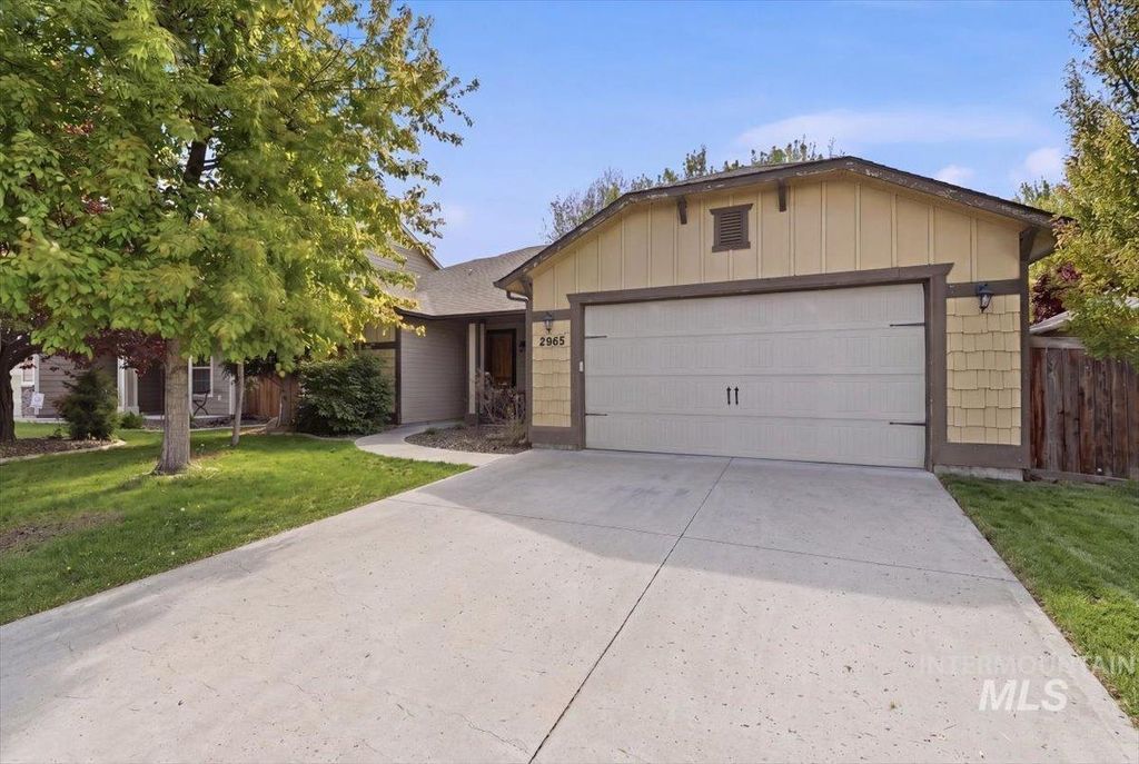 Photo of 2965 N Centrepoint Way, Meridian, ID 83646 (MLS # 98984500)