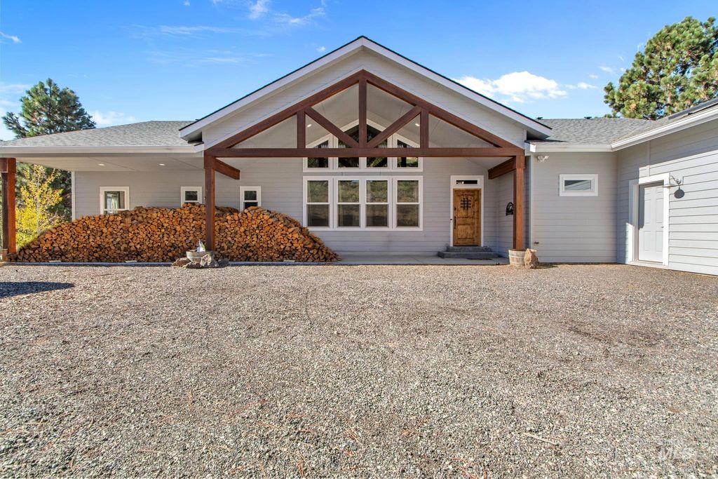 Photo of 111 Swan Lane, Boise, ID 83716 (MLS # 98982166)