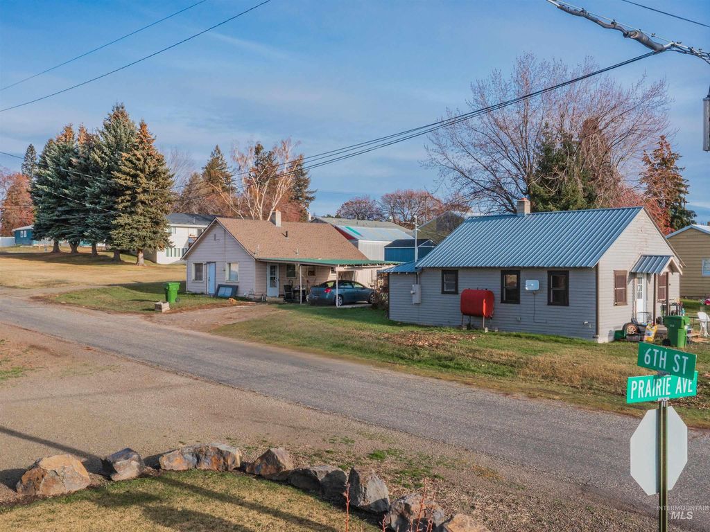 Photo of 607 6th St, Craigmont, ID 83523 (MLS # 98969204)