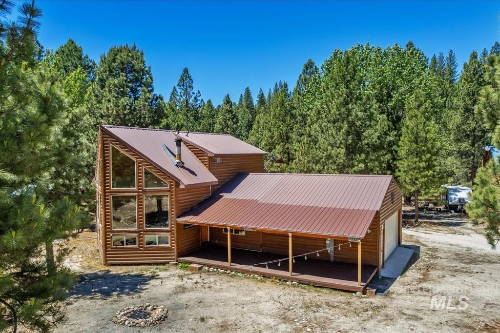 Photo of 417 Elk Creek Rd, Idaho City, ID 83631 (MLS # 98990672)