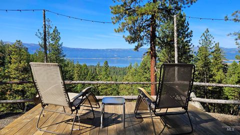 Photo of 1618 Crown Point Parkway, Cascade, ID 83611 (MLS # 98974962)