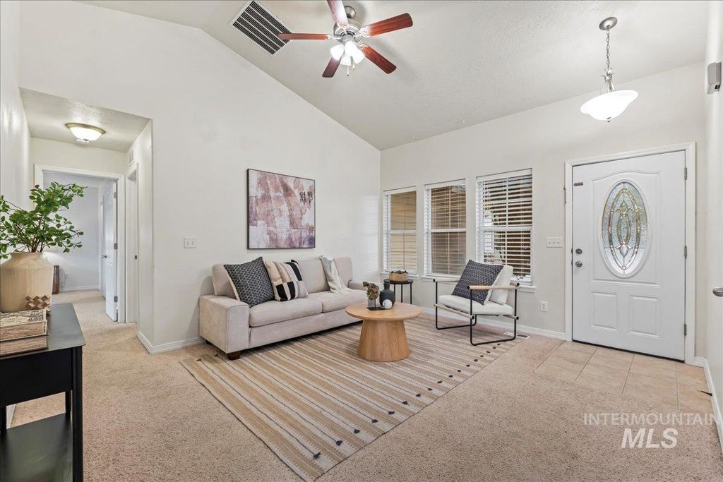 Photo of 310 NW Foster Dr, Mountain Home, ID 83647 (MLS # 98973164)