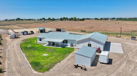 Photo of 29492 Farmway Rd, Caldwell, ID 83607 (MLS # 98977850)