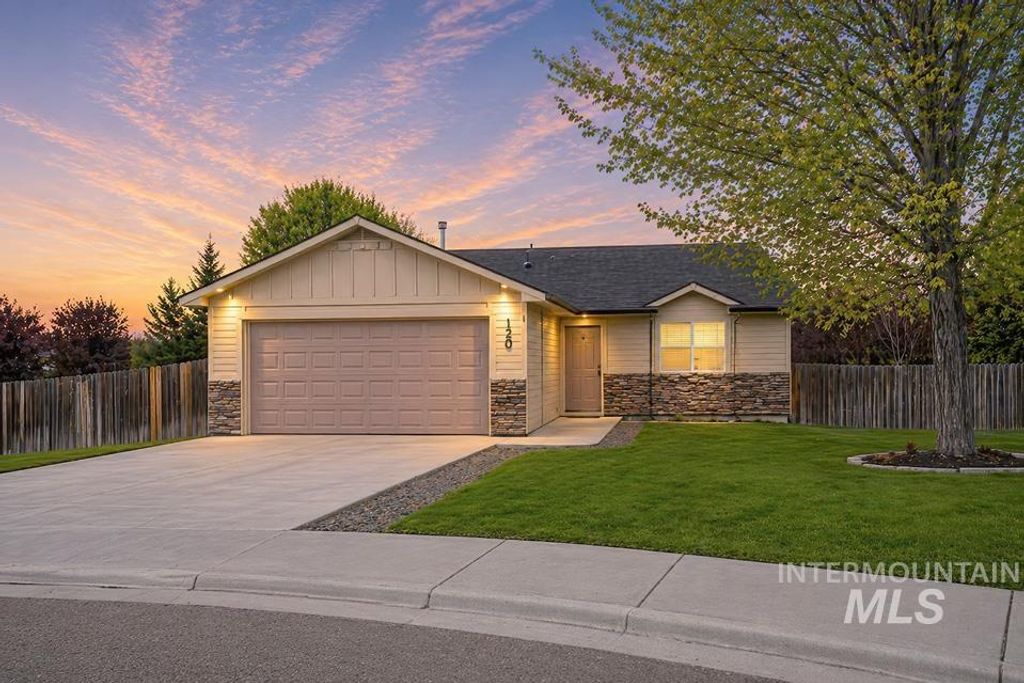 Photo of 120 Sierra Cir N Cir, Payette, ID 83661 (MLS # 98984339)