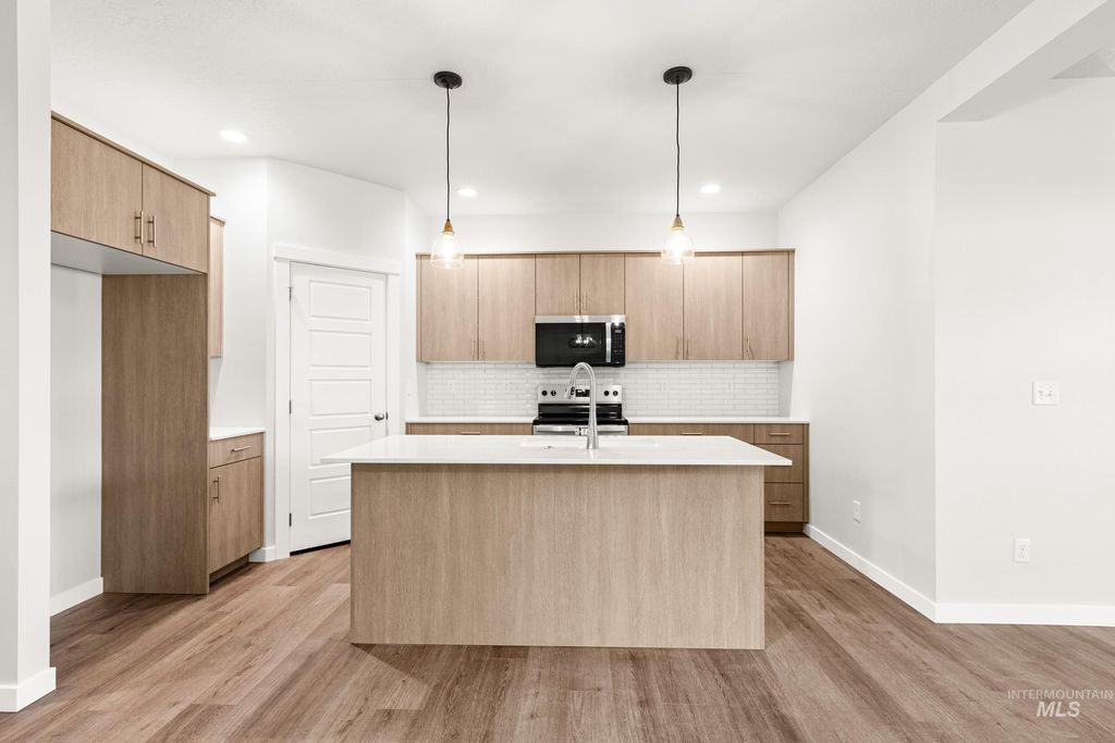 Photo of 6756 W Redwood Creek Dr, Meridian, ID 83646 (MLS # 98976261)