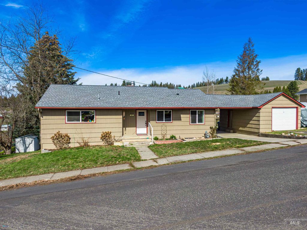 Photo of 107 E A St, Troy, ID 83871 (MLS # 98979513)