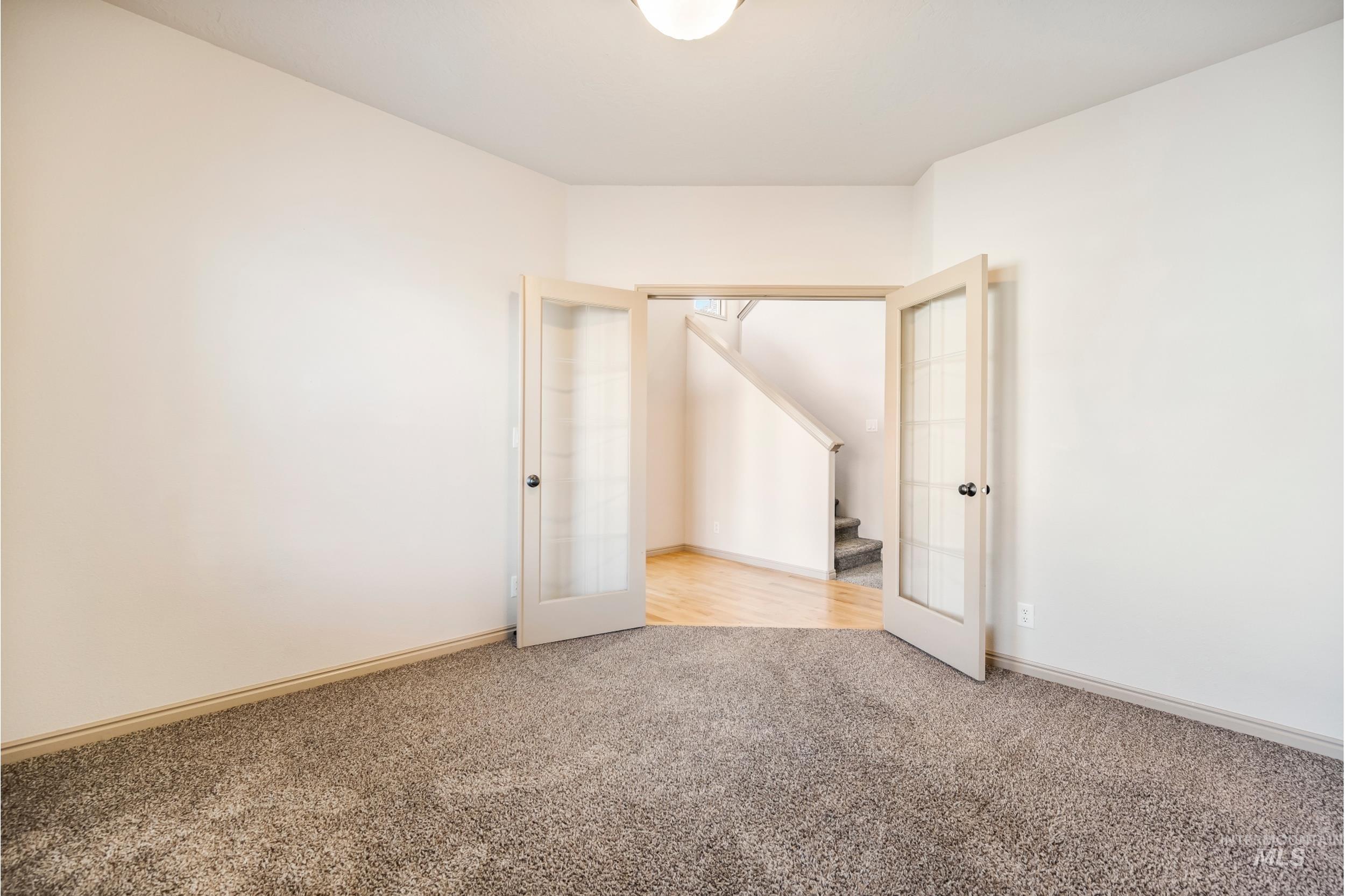 1223 W Cobblefield Court