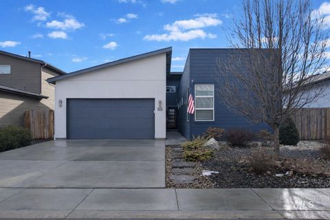 Photo of 5961 W Lucky Lane, Boise, ID 83703 (MLS # 98973404)