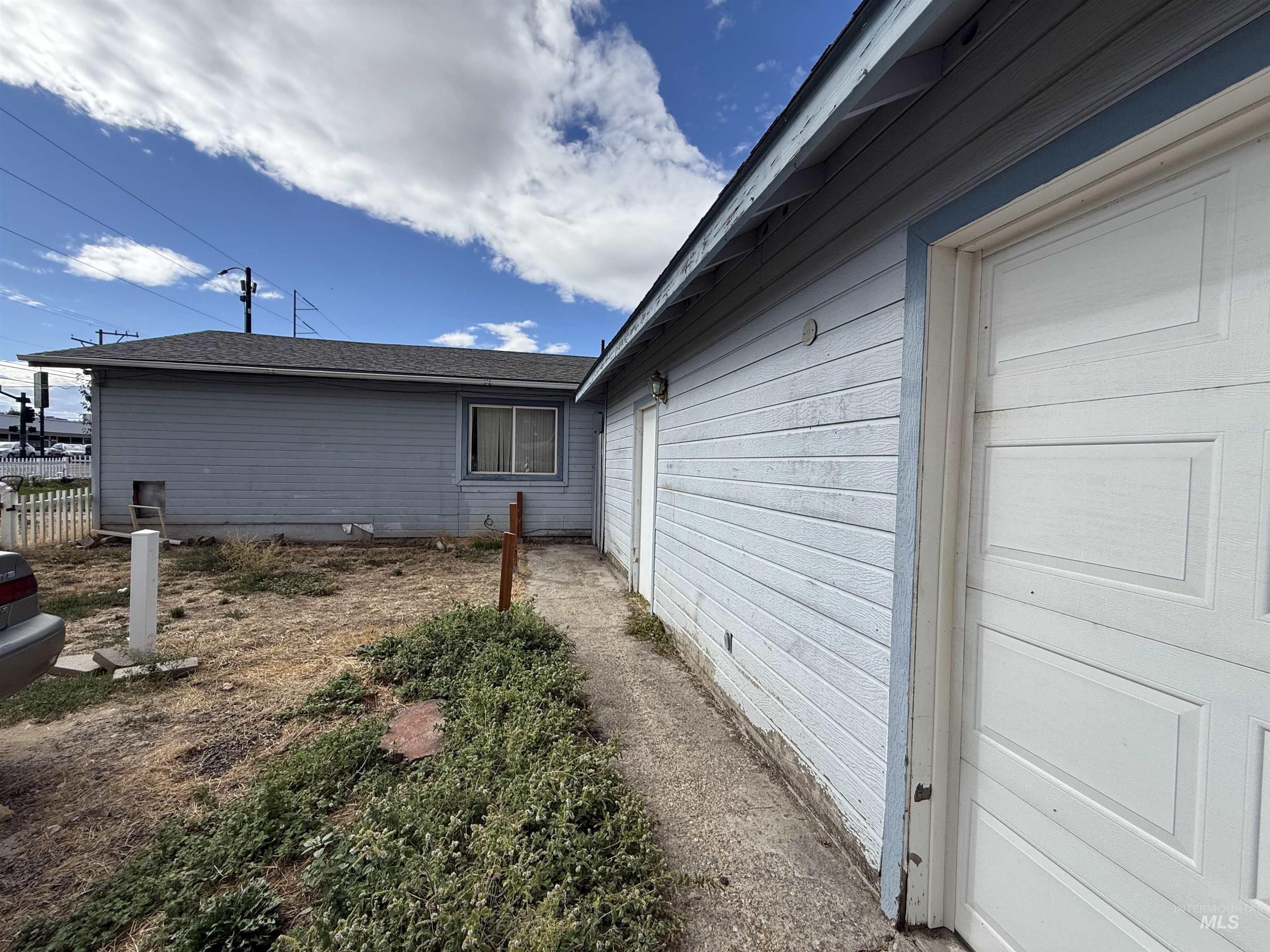 View of side of home