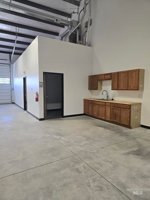 Photo of 2639 Kimberly Rd #200, Twin Falls, ID 83301 (MLS # 98983051)