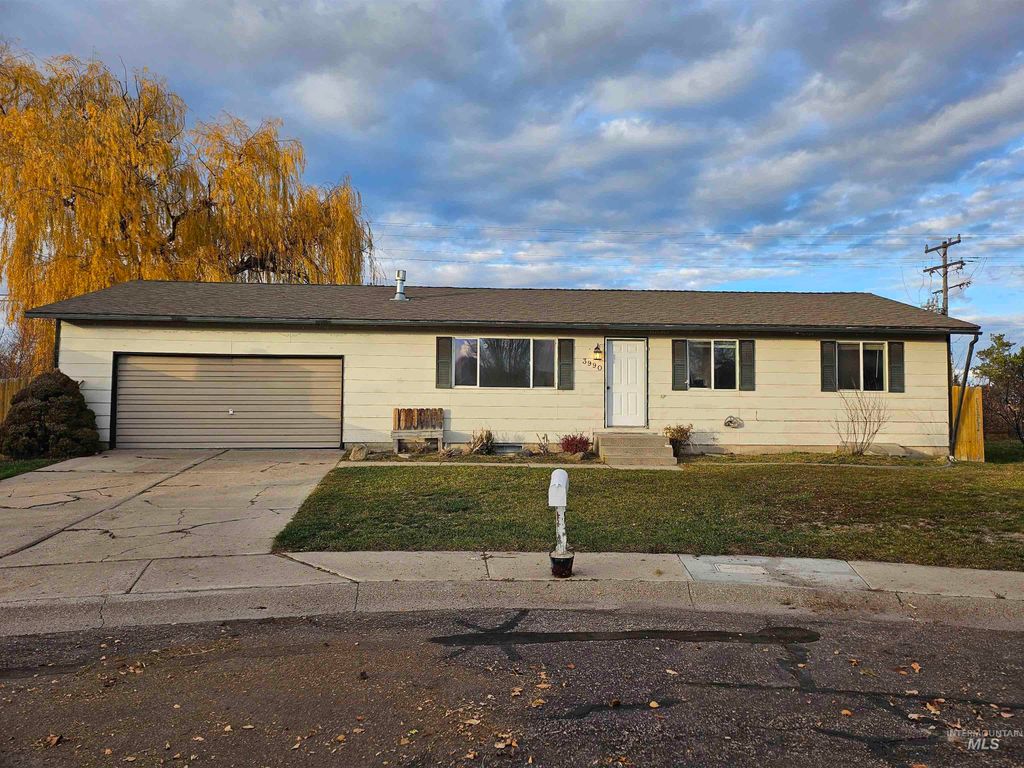 Photo of 3990 Gregg Cir, Pocatello, ID 83201 (MLS # 98971418)