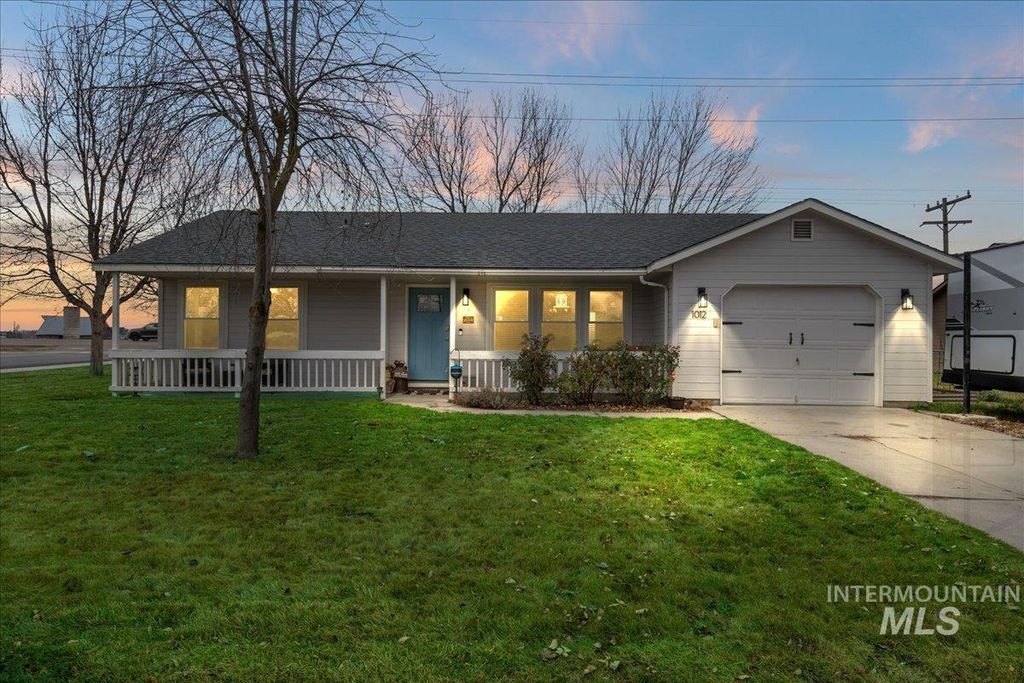 Photo of 1012 Harmon Way, Middleton, ID 83644 (MLS # 98969848)