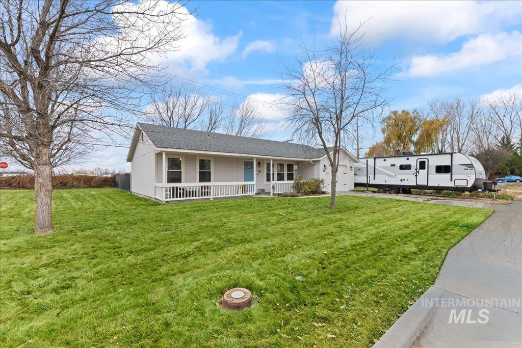 Photo of 1012 Harmon Way, Middleton, ID 83644 (MLS # 98969848)