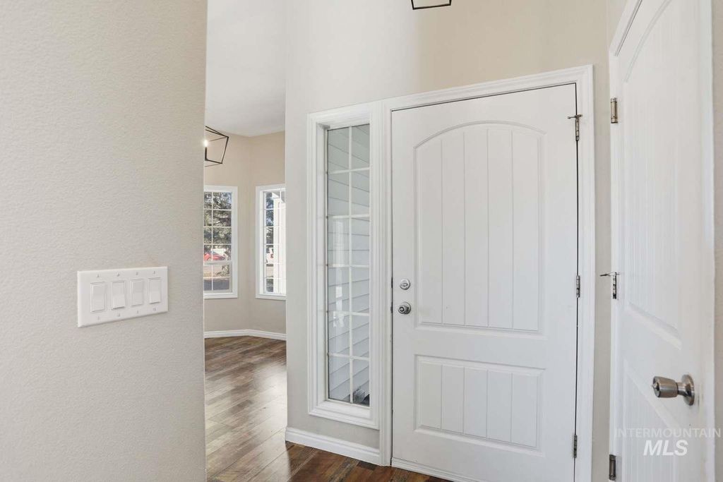 Photo of 1350 N Massey Ave, Kuna, ID 83634 (MLS # 98980342)