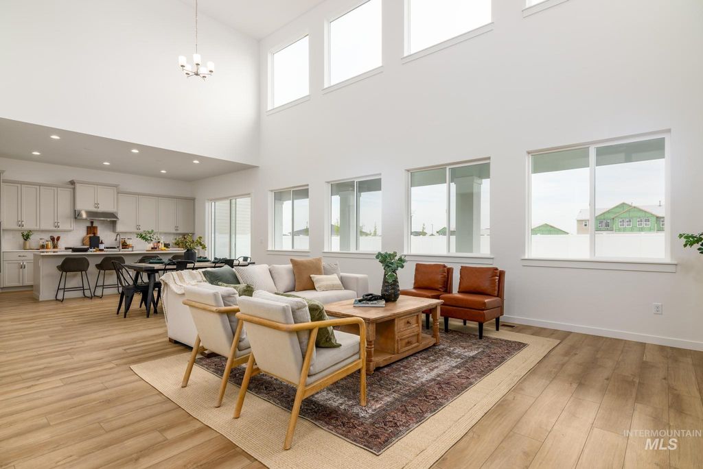 Photo of 923 W Hammer Falls Dr, Meridian, ID 83642 (MLS # 98980883)