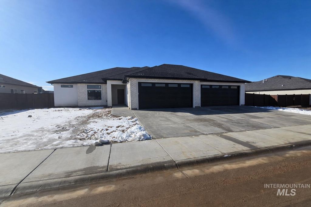 Photo of 1577 Tule Dr, Twin Falls, ID 83301 (MLS # 98973126)