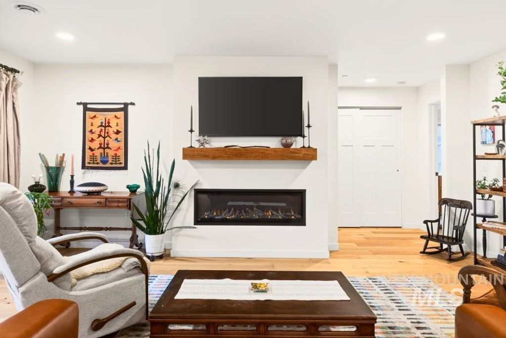 Photo of 103 N Almon #203 St, Moscow, ID 83843 (MLS # 98969620)