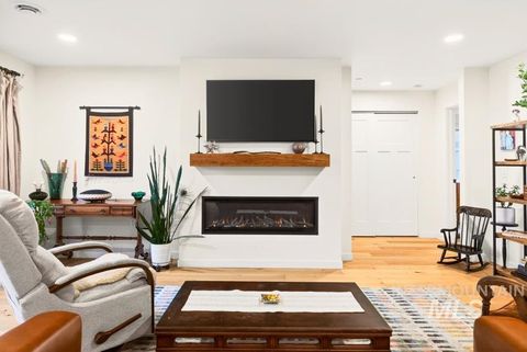 Photo of 103 N Almon #203 St, Moscow, ID 83843 (MLS # 98969620)