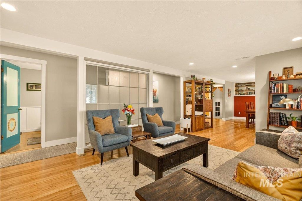 Photo of 1933 N Blossom Pl, Pl, Meridian, ID 83646 (MLS # 98977864)