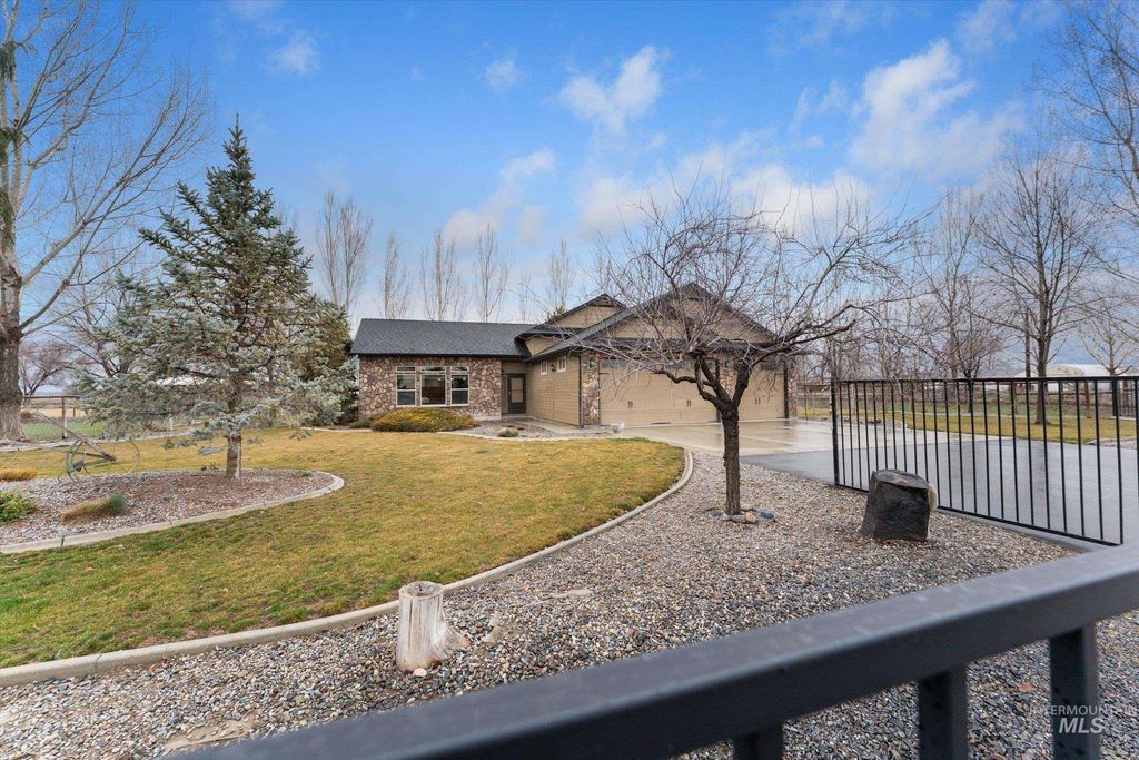 Photo of 26530 Noahs Landing, Wilder, ID 83676 (MLS # 98979630)