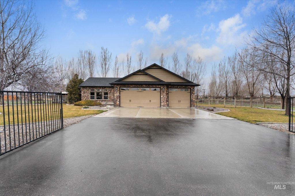 Photo of 26530 Noahs Landing, Wilder, ID 83676 (MLS # 98979630)