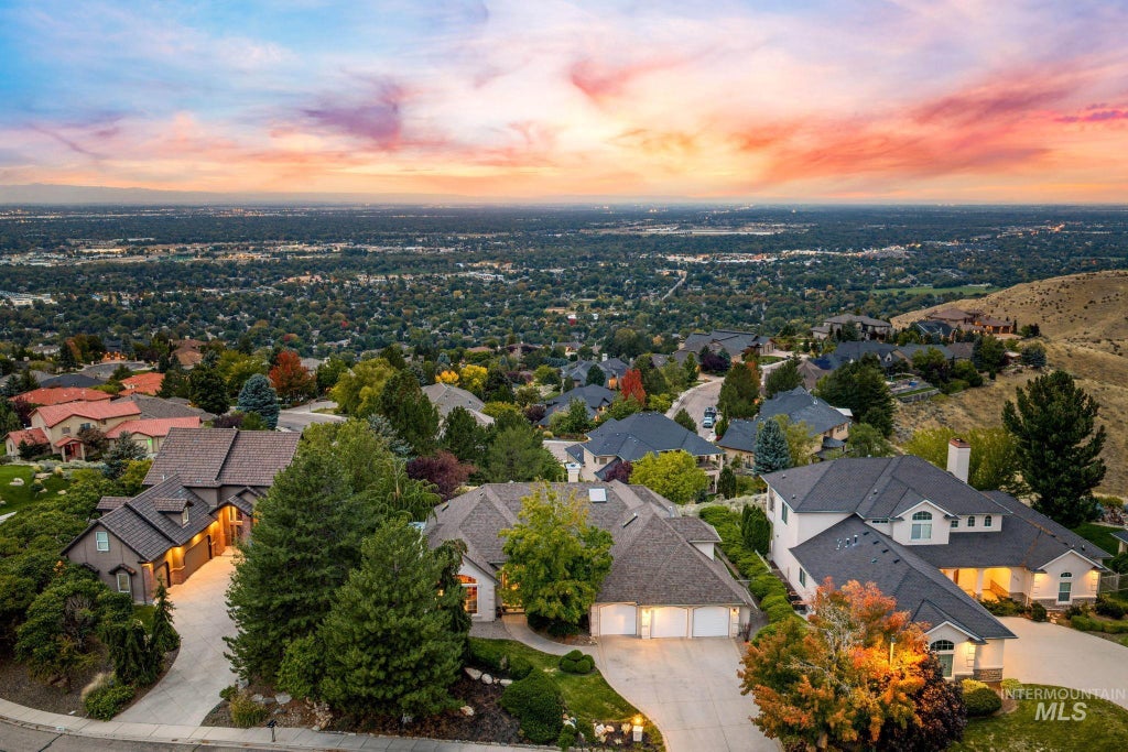 Photo of 5310 N Quail Summit Way, Boise, ID 83703 (MLS # 99001089)