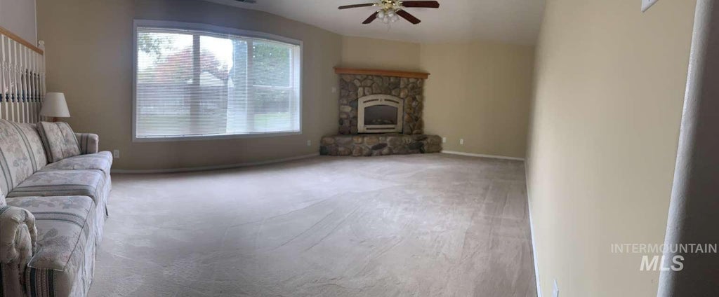 Photo of 1048 Warm Springs Pl, Twin Falls, ID 83301 (MLS # 99004602)