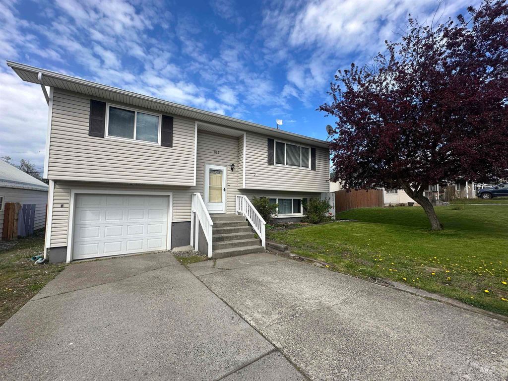 Photo of 107 E South 7th Street, Grangeville, ID 83530 (MLS # 98984953)