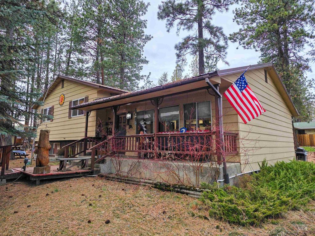 Photo of 813 Drive, Winchester, ID 83555 (MLS # 98976098)