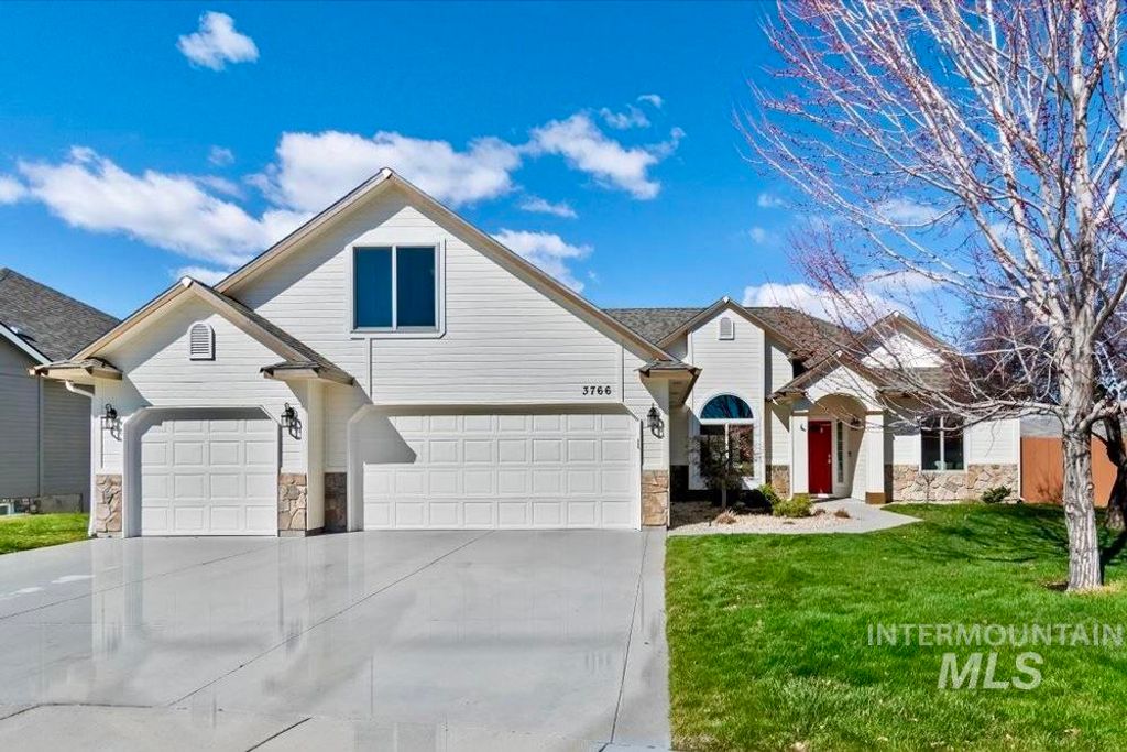 Photo of 3766 E Immigrant Pass Ct, Boise, ID 83716 (MLS # 98977384)
