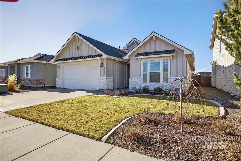 Photo of 5525 S Acheron Way, Meridian, ID 83642 (MLS # 98974519)