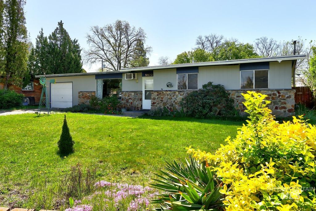 Photo of 5933 W Denton St, Boise, ID 83704 (MLS # 98983148)
