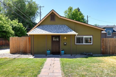 Photo of 2713 W Hazel ST, Boise, ID 83702 (MLS # 98990023)