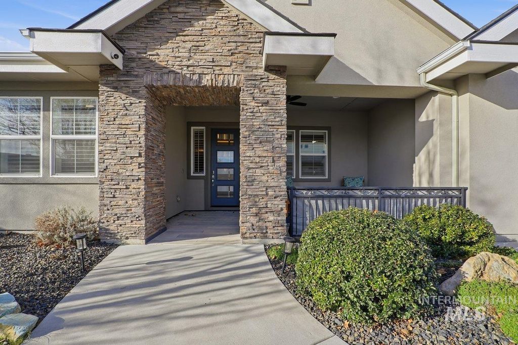 Photo of 427 E Merino Street, Kuna, ID 83634 (MLS # 98970722)