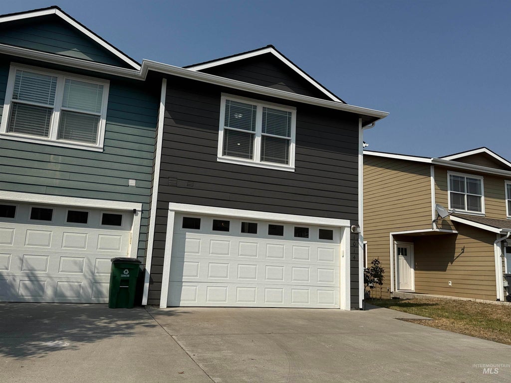 Photo of 1014 Alturas Dr, Moscow, ID 83843 (MLS # 98996499)