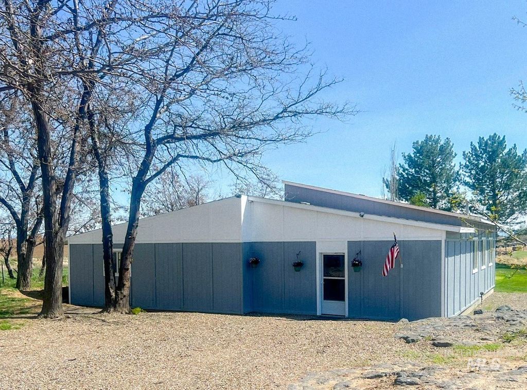 Photo of 123 400 S, Jerome, ID 83338 (MLS # 98963951)