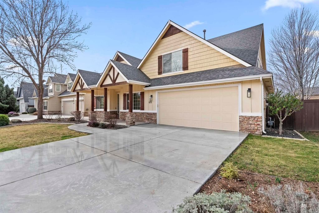 Photo of 675 W Pickford St, Meridian, ID 83646 (MLS # 98977826)