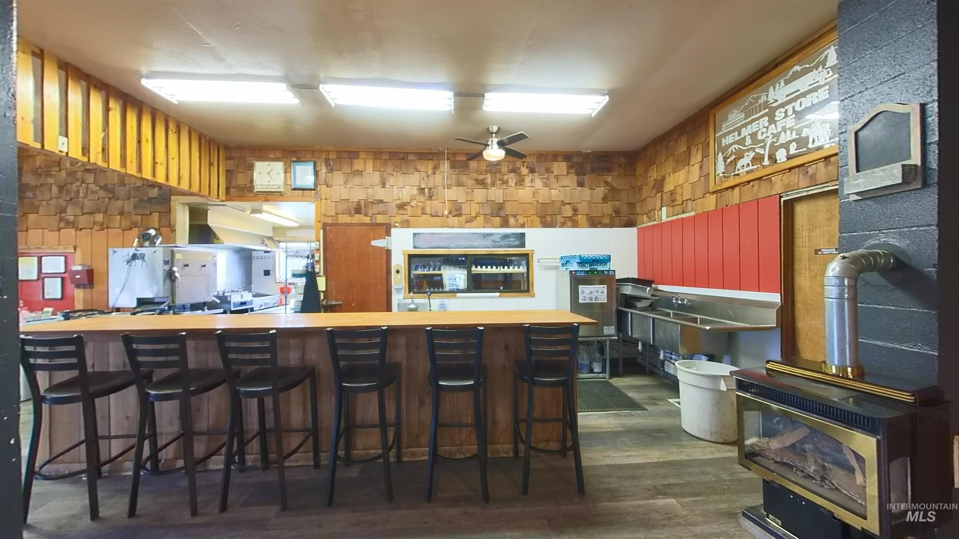 5588 Highway 8