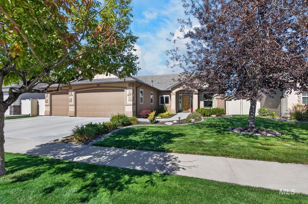 Photo of 1424 W Raelin Drive, Nampa, ID 83686 (MLS # 99001711)