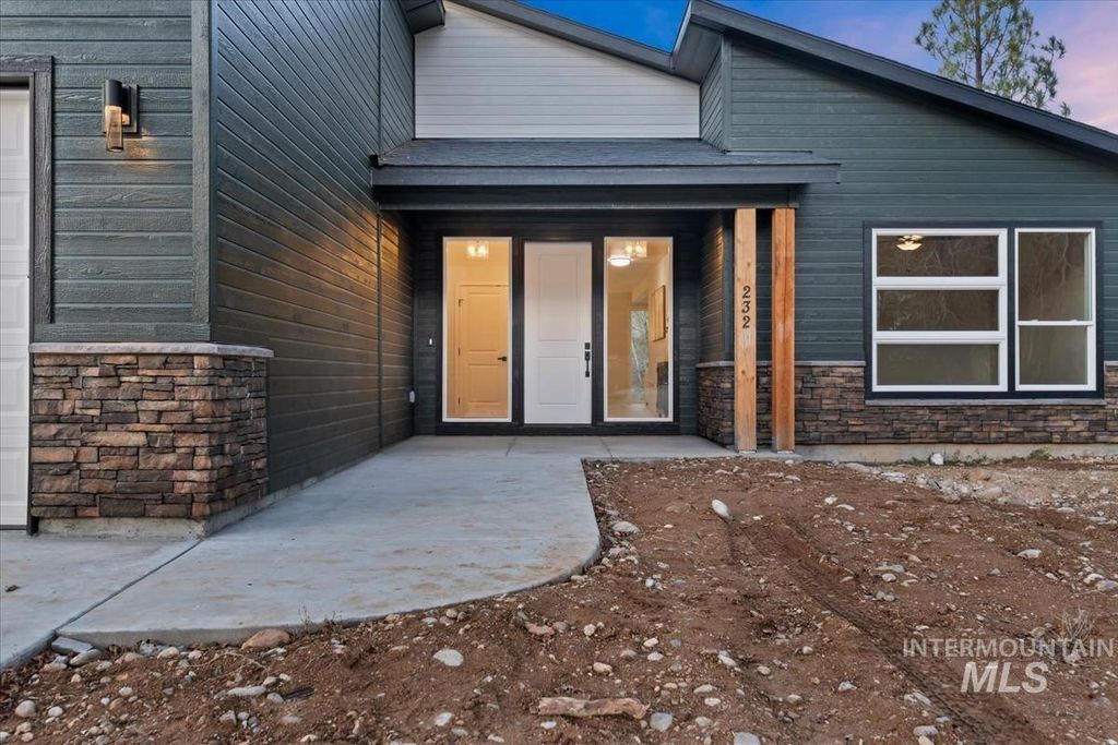 Photo of 232 Mores Creek Drive, Idaho City, ID 83631 (MLS # 98978702)