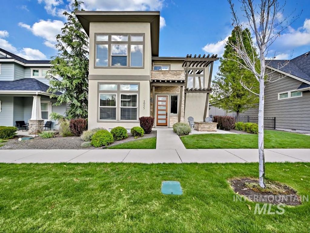 Photo of 2955 S Shadywood Way, Boise, ID 83716 (MLS # 98982378)