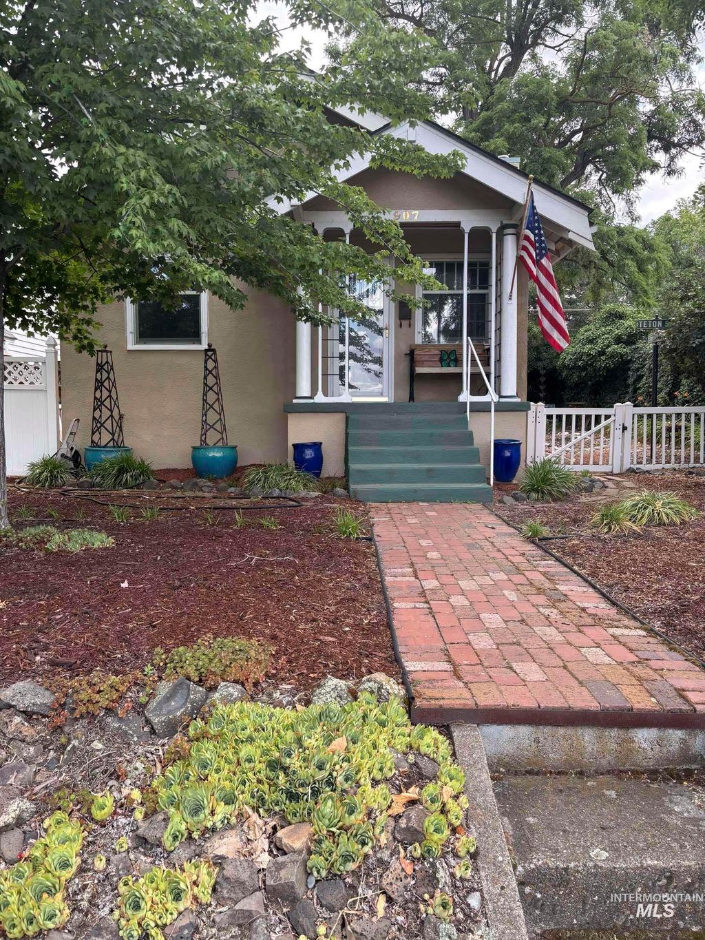 Photo of 907 Prospect Ave, Lewiston, ID 83501 (MLS # 98976997)