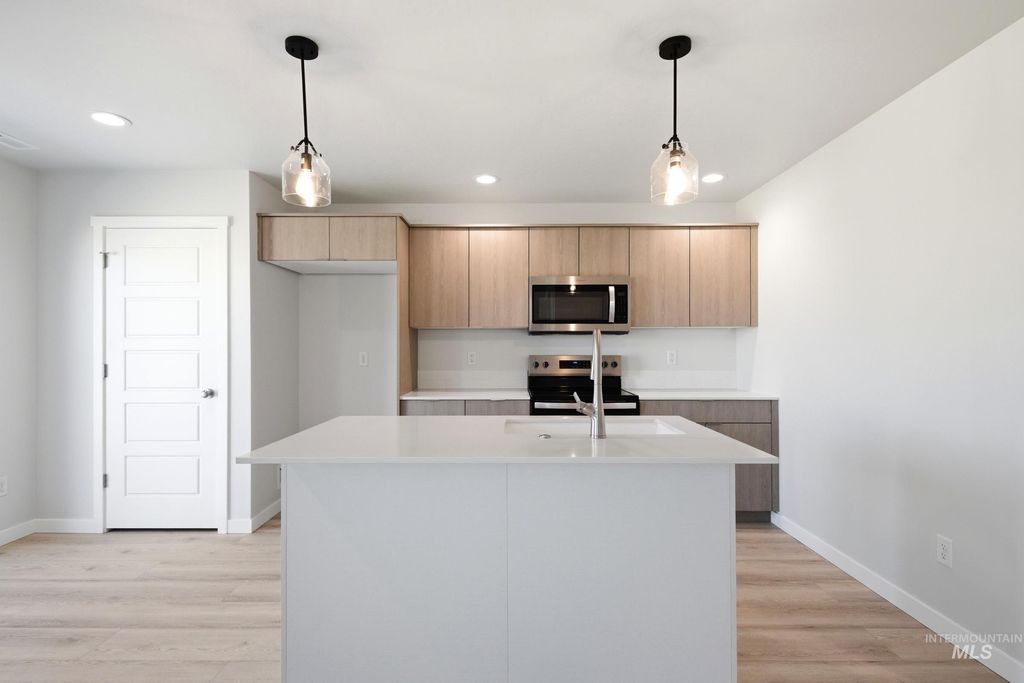 Photo of 10812 Rutland St, Caldwell, ID 83605 (MLS # 98983707)