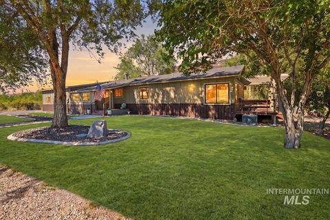 Photo of 11086 State Highway 78, Melba, ID 83641 (MLS # 98990265)